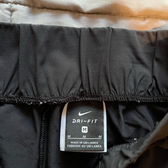 Nike Jogger Pants - Picture 6 of 6
